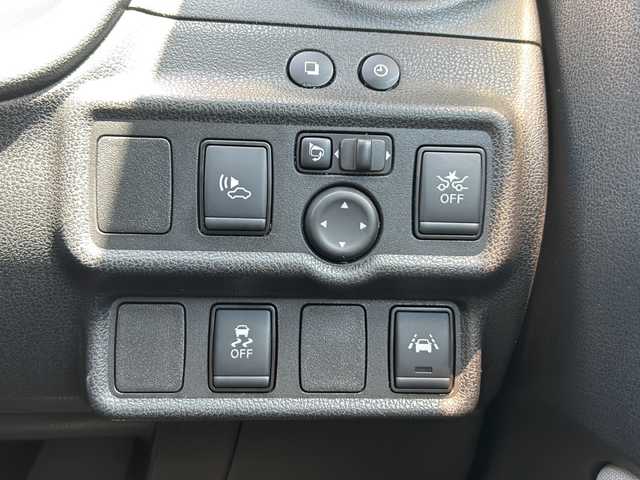 日産 ノート e－パワー X Vセレクション 静岡県 2020(令2)年 4.6万km ガーネットレッド 純正ナビ/・FM/・AM/・Bluetooth/主要装備/・衝突軽減ブレーキ/・全方位カメラ/・LEDヘッドライト/・ETC/・レーンキープ/・ステアリングリモコン/・ドライブレコーダー/・オートライト/・スマートキー/・スペアキー/・社外フロアマット/・アイドリングストップ/・プッシュスタート