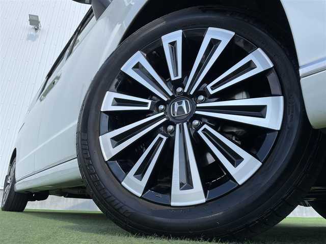 ホンダ ステップワゴン スパーダ eHEV プレミアムライン 香川県 2022(令4)年 3.8万km プラチナホワイトパール 登録時走行距離：37596km/純正11.4型ナビ/　CD DVD BT フルセグTV/全方位カメラ/前後ドライブレコーダー/ビルトインETC/両側パワースライドドア/パワーバックドア/衝突被害軽減装置/レーンキープアシスト/レーダークルーズコントロール/クリアランスソナー/ブラインドスポットモニター/LEDヘッドライト/オートライト/フォグランプ/ハーフレザーシート/シートヒーター/ロールサンシェード/ISOFIX/オーバーヘッドコンソール/革巻きステアリング/ステアリングスイッチ/パドルシフト/プッシュスタート/スマートキー