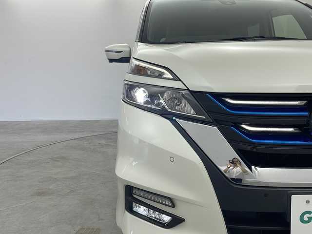 日産 セレナ e－パワー ハイウェイスター V 群馬県 2019(平31)年 4.9万km ブリリアントホワイトパール 純正９型ナビ　１０．１型後席モニター　デジタルインナーミラー　全周囲カメラ　プロパイロット　衝突被害軽減ブレーキ　アダプティブクルーズコントロール　ステアリングヒーター　両側電動スライドドア　禁煙