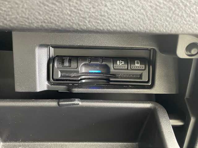 日産 セレナ e－パワー ハイウェイスター V 群馬県 2019(平31)年 4.9万km ブリリアントホワイトパール 純正９型ナビ　１０．１型後席モニター　デジタルインナーミラー　全周囲カメラ　プロパイロット　衝突被害軽減ブレーキ　アダプティブクルーズコントロール　ステアリングヒーター　両側電動スライドドア　禁煙