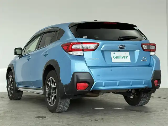 スバル ＸＶ ハイブリッド 愛知県 2020(令2)年 5.2万km ラグーンブルーP 4WD/インテリアパッケージ/純正8インチナビ/　（DVD/CD/Bluetooth/フルセグTV）/バックカメラ/サイドカメラ/アイサイトツーリングアシスト/　アイサイト コアテクノロジー/　・リクラッシュブレーキ/　・AT誤後進抑制制御/　・ツーリングアシスト/　・全車速追従機能付クルーズコントロール/　・定速クルーズコントロール/　・車線逸脱抑制/　・車線逸脱警報/　・ふらつき警報/　・先行車発進お知らせ機能/　・後退時ブレーキアシスト/　・ブラインドスポットモニター/ETC/ドライブレコーダー/革巻きステアリング/パドルシフト/ハーフレザー/パワーシート/メモリシート/純正LEDライト/フォグランプ/純正17インチAW