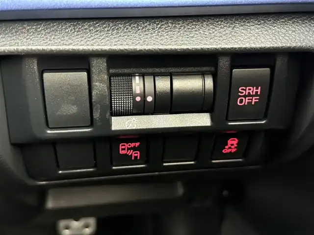 スバル ＸＶ ハイブリッド 愛知県 2020(令2)年 5.2万km ラグーンブルーP 4WD/インテリアパッケージ/純正8インチナビ/　（DVD/CD/Bluetooth/フルセグTV）/バックカメラ/サイドカメラ/アイサイトツーリングアシスト/　アイサイト コアテクノロジー/　・リクラッシュブレーキ/　・AT誤後進抑制制御/　・ツーリングアシスト/　・全車速追従機能付クルーズコントロール/　・定速クルーズコントロール/　・車線逸脱抑制/　・車線逸脱警報/　・ふらつき警報/　・先行車発進お知らせ機能/　・後退時ブレーキアシスト/　・ブラインドスポットモニター/ETC/ドライブレコーダー/革巻きステアリング/パドルシフト/ハーフレザー/パワーシート/メモリシート/純正LEDライト/フォグランプ/純正17インチAW