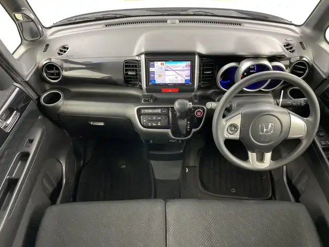 ホンダ Ｎ ＢＯＸ カスタム SSパッケージ 愛知県 2014(平26)年 7.6万km プレミアムホワイトパール 禁煙車/7インチナビ/（CD/DVD/Bluetooth/フルセグTV/AM/FM）/バックカメラ/シートヒーター/両側パワースライドドア/スマートキー/スペアキー有/アイドリングストップ/プッシュスタート/ベンチシート/純正フロアマット/純正14インチアルミホイール/横滑り防止装置