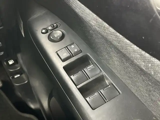 ホンダ Ｎ ＢＯＸ カスタム SSパッケージ 愛知県 2014(平26)年 7.6万km プレミアムホワイトパール 禁煙車/7インチナビ/（CD/DVD/Bluetooth/フルセグTV/AM/FM）/バックカメラ/シートヒーター/両側パワースライドドア/スマートキー/スペアキー有/アイドリングストップ/プッシュスタート/ベンチシート/純正フロアマット/純正14インチアルミホイール/横滑り防止装置