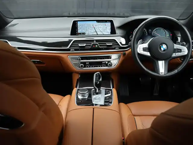 ＢＭＷ ７４０ｄ xDrive Mスポーツ 宮城県 2017(平29)年 3.3万km サファイアブラックP サンルーフ/harman/kardon/アクティブクルーズコントロール/イージークローザー/純正HDDナビ/全方位カメラ/フルセグＴＶ/アクティブクルーズコントロール/ヘッドアップディスプレイ/アンビエントライト/パーキングアシスト/レーンキープアシスト/ブラインドスポットモニター/茶革シート/全席シートヒーター/エアシート/メモリ付きシート/オートホールド/オートマチックハイビーム/オートライト/LEDヘッドライト/パワーバックドア/純正20インチAW/前方ドライブレコーダー/ETC