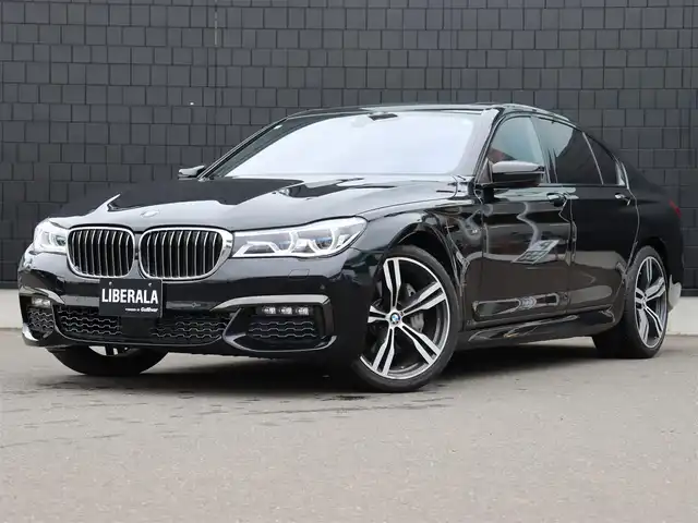 ＢＭＷ ７４０ｄ xDrive Mスポーツ 宮城県 2017(平29)年 3.3万km サファイアブラックP サンルーフ/harman/kardon/アクティブクルーズコントロール/イージークローザー/純正HDDナビ/全方位カメラ/フルセグＴＶ/アクティブクルーズコントロール/ヘッドアップディスプレイ/アンビエントライト/パーキングアシスト/レーンキープアシスト/ブラインドスポットモニター/茶革シート/全席シートヒーター/エアシート/メモリ付きシート/オートホールド/オートマチックハイビーム/オートライト/LEDヘッドライト/パワーバックドア/純正20インチAW/前方ドライブレコーダー/ETC