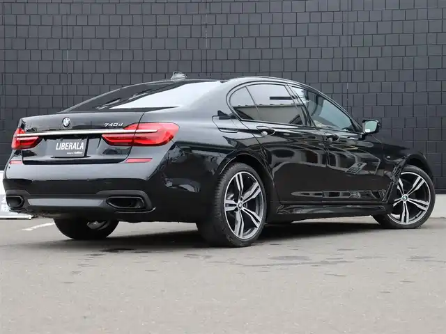 ＢＭＷ ７４０ｄ xDrive Mスポーツ 宮城県 2017(平29)年 3.3万km サファイアブラックP サンルーフ/harman/kardon/アクティブクルーズコントロール/イージークローザー/純正HDDナビ/全方位カメラ/フルセグＴＶ/アクティブクルーズコントロール/ヘッドアップディスプレイ/アンビエントライト/パーキングアシスト/レーンキープアシスト/ブラインドスポットモニター/茶革シート/全席シートヒーター/エアシート/メモリ付きシート/オートホールド/オートマチックハイビーム/オートライト/LEDヘッドライト/パワーバックドア/純正20インチAW/前方ドライブレコーダー/ETC