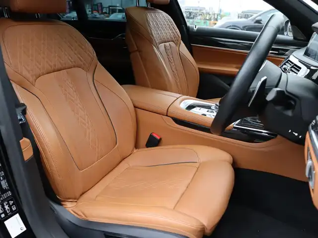 ＢＭＷ ７４０ｄ xDrive Mスポーツ 宮城県 2017(平29)年 3.3万km サファイアブラックP サンルーフ/harman/kardon/アクティブクルーズコントロール/イージークローザー/純正HDDナビ/全方位カメラ/フルセグＴＶ/アクティブクルーズコントロール/ヘッドアップディスプレイ/アンビエントライト/パーキングアシスト/レーンキープアシスト/ブラインドスポットモニター/茶革シート/全席シートヒーター/エアシート/メモリ付きシート/オートホールド/オートマチックハイビーム/オートライト/LEDヘッドライト/パワーバックドア/純正20インチAW/前方ドライブレコーダー/ETC