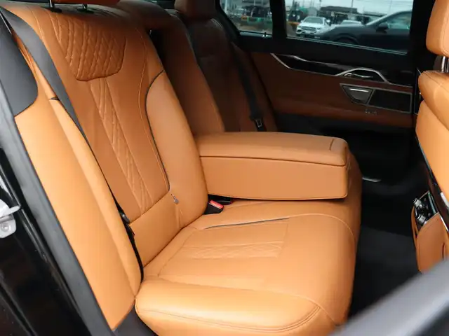 ＢＭＷ ７４０ｄ xDrive Mスポーツ 宮城県 2017(平29)年 3.3万km サファイアブラックP サンルーフ/harman/kardon/アクティブクルーズコントロール/イージークローザー/純正HDDナビ/全方位カメラ/フルセグＴＶ/アクティブクルーズコントロール/ヘッドアップディスプレイ/アンビエントライト/パーキングアシスト/レーンキープアシスト/ブラインドスポットモニター/茶革シート/全席シートヒーター/エアシート/メモリ付きシート/オートホールド/オートマチックハイビーム/オートライト/LEDヘッドライト/パワーバックドア/純正20インチAW/前方ドライブレコーダー/ETC