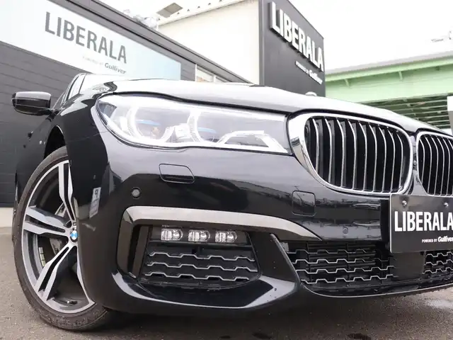 ＢＭＷ ７４０ｄ xDrive Mスポーツ 宮城県 2017(平29)年 3.3万km サファイアブラックP サンルーフ/harman/kardon/アクティブクルーズコントロール/イージークローザー/純正HDDナビ/全方位カメラ/フルセグＴＶ/アクティブクルーズコントロール/ヘッドアップディスプレイ/アンビエントライト/パーキングアシスト/レーンキープアシスト/ブラインドスポットモニター/茶革シート/全席シートヒーター/エアシート/メモリ付きシート/オートホールド/オートマチックハイビーム/オートライト/LEDヘッドライト/パワーバックドア/純正20インチAW/前方ドライブレコーダー/ETC