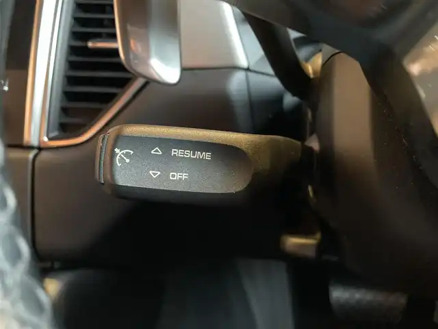 ポルシェ マカン GTS 愛知県 2017(平29)年 4.9万km ヴァルカノグレーメタリック スポクロPDLS+/レザーインテリア/赤革シート/シートヒーター/サラウンドビューカメラ/ポルシェエントリー＆ドライブ/スポーツエキゾースト/20インチRSスパイダーホイル/レッドブレーキキャリパー/パークアシスト