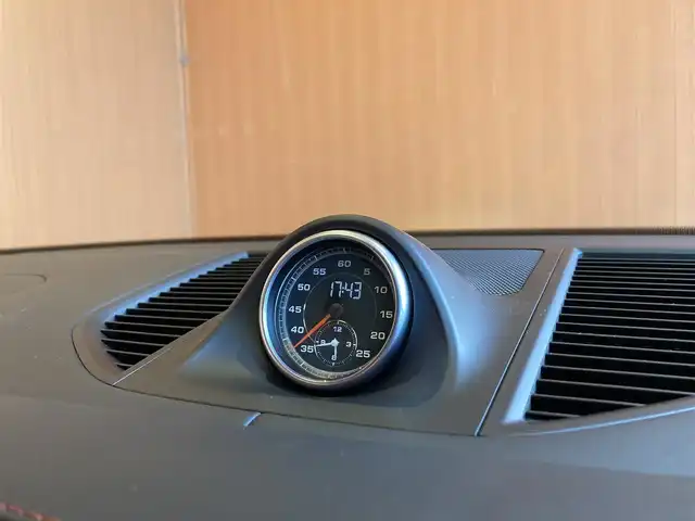 ポルシェ マカン GTS 愛知県 2017(平29)年 4.9万km ヴァルカノグレーメタリック スポクロPDLS+/レザーインテリア/赤革シート/シートヒーター/サラウンドビューカメラ/ポルシェエントリー＆ドライブ/スポーツエキゾースト/20インチRSスパイダーホイル/レッドブレーキキャリパー/パークアシスト