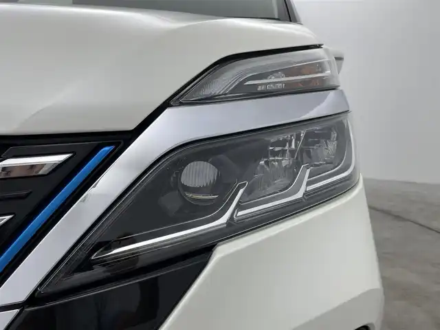 日産 セレナ e－パワー ハイウェイスター V 群馬県 2021(令3)年 6.6万km ブリリアントホワイトパール 禁煙車　純正9インチナビ　フルセグ　Bluetooth　全方位カメラ　両側パワースライドドア　追従クルーズコントロール　シートヒーター　コーナーセンサー　ETC　ドライブレコーダー　オートマチックハイビーム