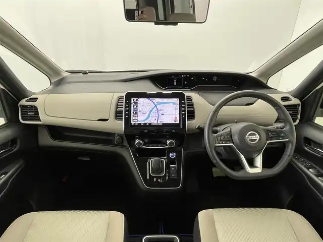 日産 セレナ e－パワー ハイウェイスター V 群馬県 2021(令3)年 6.6万km ブリリアントホワイトパール 禁煙車　純正9インチナビ　フルセグ　Bluetooth　全方位カメラ　両側パワースライドドア　追従クルーズコントロール　シートヒーター　コーナーセンサー　ETC　ドライブレコーダー　オートマチックハイビーム