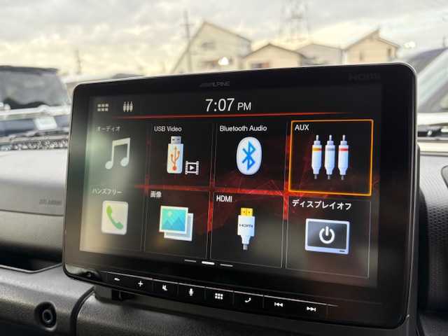 スズキ ジムニー XC 大阪府 2022(令4)年 1.7万km シフォンアイボリーメタリックブラック2トーンルーフ アルパイン9型ディスプレイオーディオ/バックカメラ/衝突被害軽減システム/レーンキープアシスト/クルーズコントロール/ダウンヒルアシストコントロール/オートライト/純正アルミホイール/社外フロアマット/シートヒーター/アイドリングストップ/スペアキー×1/プッシュスタートボタン/LEDヘッドライト