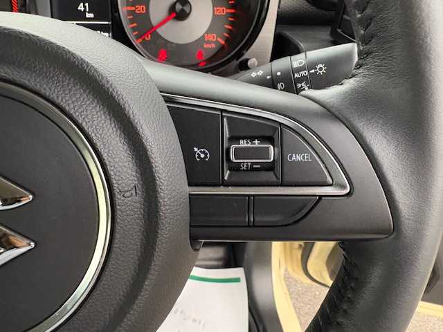 スズキ ジムニー XC 大阪府 2022(令4)年 1.7万km シフォンアイボリーメタリックブラック2トーンルーフ アルパイン9型ディスプレイオーディオ/バックカメラ/衝突被害軽減システム/レーンキープアシスト/クルーズコントロール/ダウンヒルアシストコントロール/オートライト/純正アルミホイール/社外フロアマット/シートヒーター/アイドリングストップ/スペアキー×1/プッシュスタートボタン/LEDヘッドライト