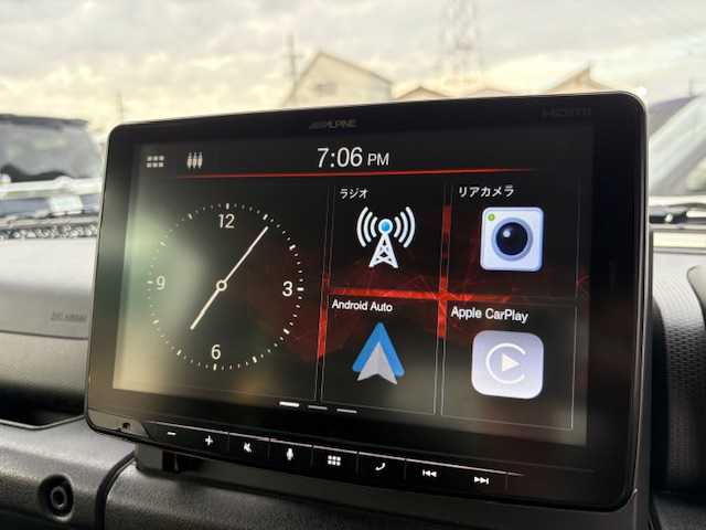 スズキ ジムニー XC 大阪府 2022(令4)年 1.7万km シフォンアイボリーメタリックブラック2トーンルーフ アルパイン9型ディスプレイオーディオ/バックカメラ/衝突被害軽減システム/レーンキープアシスト/クルーズコントロール/ダウンヒルアシストコントロール/オートライト/純正アルミホイール/社外フロアマット/シートヒーター/アイドリングストップ/スペアキー×1/プッシュスタートボタン/LEDヘッドライト