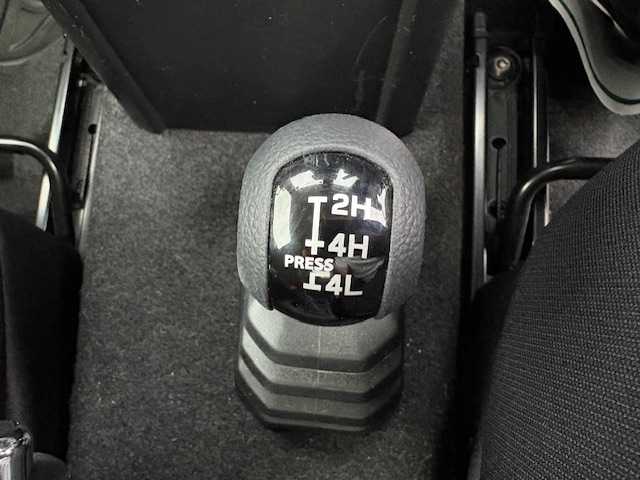 スズキ ジムニー XC 大阪府 2022(令4)年 1.7万km シフォンアイボリーメタリックブラック2トーンルーフ アルパイン9型ディスプレイオーディオ/バックカメラ/衝突被害軽減システム/レーンキープアシスト/クルーズコントロール/ダウンヒルアシストコントロール/オートライト/純正アルミホイール/社外フロアマット/シートヒーター/アイドリングストップ/スペアキー×1/プッシュスタートボタン/LEDヘッドライト