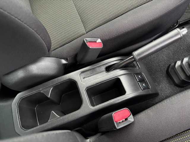 スズキ ジムニー XC 大阪府 2022(令4)年 1.7万km シフォンアイボリーメタリックブラック2トーンルーフ アルパイン9型ディスプレイオーディオ/バックカメラ/衝突被害軽減システム/レーンキープアシスト/クルーズコントロール/ダウンヒルアシストコントロール/オートライト/純正アルミホイール/社外フロアマット/シートヒーター/アイドリングストップ/スペアキー×1/プッシュスタートボタン/LEDヘッドライト