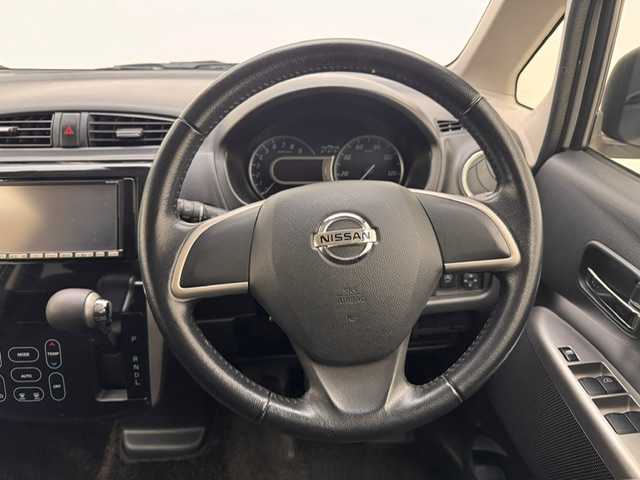 日産 デイズ HWS X Vセレ +SeftyⅡ 兵庫県 2015(平27)年 6万km ホワイトパール 社外メモリーナビ（FM/AM・ワンセグ）/バックカメラ/プッシュスタート/スマートキー2本/HIDヘッドランプ/フォグランプ/ETC/純正AW14インチ/純正フロアマット/電動格納ミラー/ウインカーミラー/アイドリングストップ/自動防眩ミラー/ISOFIX