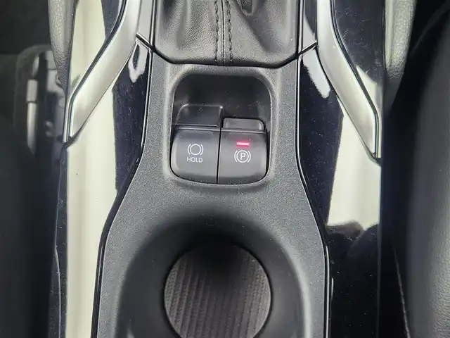 トヨタ カローラ クロス ハイブリッド Z 愛知県 2022(令4)年 2.9万km アティチュードブラックマイカ ワンオーナー/トヨタセーフティセンス/純正ナビ/（Bluetooth/USB入力/AM/FM）/全方位カメラ/ETC/ドラレコ/BSM/パワーシート/シートヒーター/ハーフレザー/電動リアゲード/ルーフレール/電子パーキング/オートホールド/防眩ミラー/ステアリングリモコン/オートライト/プッシュスタート/スマートキー/フットオープナー
