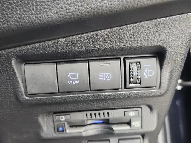 トヨタ カローラ クロス ハイブリッド Z 愛知県 2022(令4)年 2.9万km アティチュードブラックマイカ ワンオーナー/トヨタセーフティセンス/純正ナビ/（Bluetooth/USB入力/AM/FM）/全方位カメラ/ETC/ドラレコ/BSM/パワーシート/シートヒーター/ハーフレザー/電動リアゲード/ルーフレール/電子パーキング/オートホールド/防眩ミラー/ステアリングリモコン/オートライト/プッシュスタート/スマートキー/フットオープナー