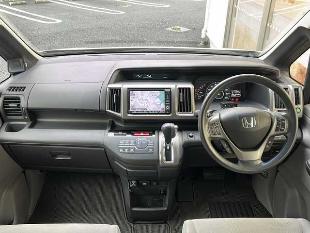 ホンダ ステップワゴン G コンフォートセレクション 山形県 2012(平24)年 5.4万km ヒダマリアイボリーパール 純正ナビ(CD/DVD/ワンセグ)/バックカメラ/ビルトインETC/社外アルミホイール/両側パワースライドドア/クルーズコントロール/純正フロアマット/アイドリングストップ/三列シート/ウォークスルーシート/盗難防止装置/横滑り防止装置/保証書/取扱説明書/スペアキー×１