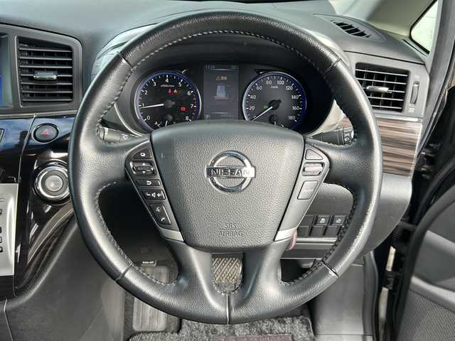 日産 エルグランド 250ハイウェイスター 岐阜県 2014(平26)年 5.5万km ファントムブラック 登録時走行距離54852km/後席モニター/全方位カメラ/純正ＳＤナビ/バックカメラ/両側パワースライドドア/純正アルミホイール/純正フロアマット/前後コーナーセンサー/ＬＥＤヘッドライト/オートライト/プッシュスタート/禁煙車/スマートキー/スペアキー/Bluetooth接続/CDチェンジャー/ビルトインETC/100V充電/ドアバイザー/ハーフレザーシート/オットマン/横滑り防止装置