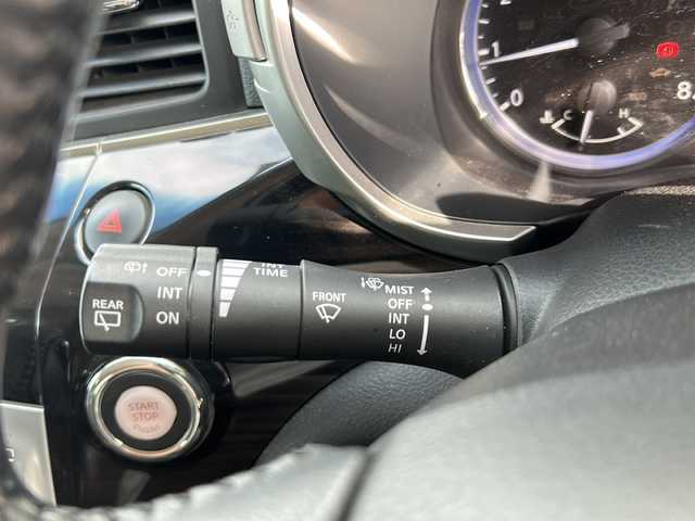 日産 エルグランド 250ハイウェイスター 岐阜県 2014(平26)年 5.5万km ファントムブラック 登録時走行距離54852km/後席モニター/全方位カメラ/純正ＳＤナビ/バックカメラ/両側パワースライドドア/純正アルミホイール/純正フロアマット/前後コーナーセンサー/ＬＥＤヘッドライト/オートライト/プッシュスタート/禁煙車/スマートキー/スペアキー/Bluetooth接続/CDチェンジャー/ビルトインETC/100V充電/ドアバイザー/ハーフレザーシート/オットマン/横滑り防止装置