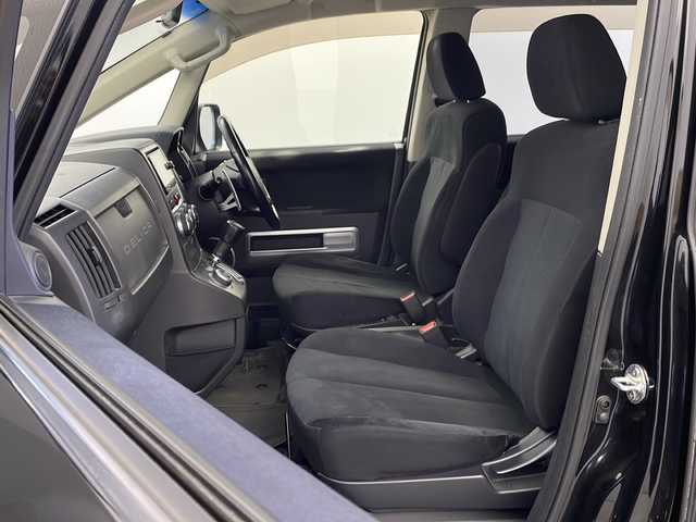 三菱 デリカＤ：５ D－Power package 栃木県 2014(平26)年 13.1万km ダイヤモンドブラックマイカ 社外ナビ　ＢＴ　ＣＤ　ＤＶＤ　フルセグＴＶ　/両側電動スライドドア　/パドルシフト　/オートライト/４ＷＤ　/革巻きハンドル　/クルーズコントロール　/社外アルミホイール