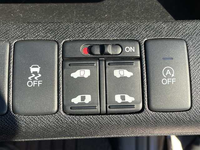 ホンダ ステップワゴン スパーダ Z クールスピリット 神奈川県 2014(平26)年 9万km モダンスティールM 純正9インチSDナビ　/CD/DVD/BT/SD/USB/フルセグTV/純正フリップダウンモニター　/バックカメラ　/パドルシフト　/クルーズコントロール　/両側パワースライドドア　/アイドリングストップ/ハーフレザーシート　/ETC　/純正フロアマット/ステアリングスイッチ/革巻きステアリング/電動格納ウインカーミラー/純正17インチアルミホイール/ABS　/横滑り防止装置　/盗難防止装置