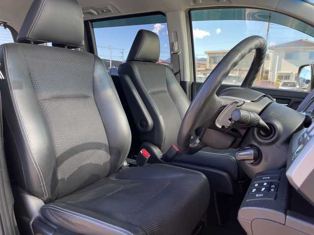 ホンダ ステップワゴン スパーダ Z クールスピリット 神奈川県 2014(平26)年 9万km モダンスティールM 純正9インチSDナビ　/CD/DVD/BT/SD/USB/フルセグTV/純正フリップダウンモニター　/バックカメラ　/パドルシフト　/クルーズコントロール　/両側パワースライドドア　/アイドリングストップ/ハーフレザーシート　/ETC　/純正フロアマット/ステアリングスイッチ/革巻きステアリング/電動格納ウインカーミラー/純正17インチアルミホイール/ABS　/横滑り防止装置　/盗難防止装置