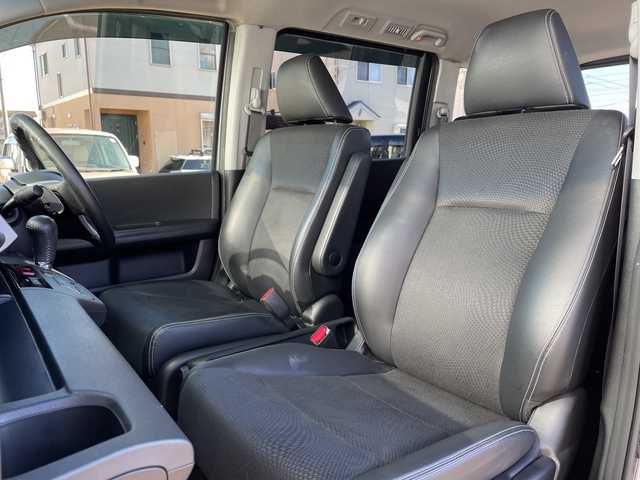 ホンダ ステップワゴン スパーダ Z クールスピリット 神奈川県 2014(平26)年 9万km モダンスティールM 純正9インチSDナビ　/CD/DVD/BT/SD/USB/フルセグTV/純正フリップダウンモニター　/バックカメラ　/パドルシフト　/クルーズコントロール　/両側パワースライドドア　/アイドリングストップ/ハーフレザーシート　/ETC　/純正フロアマット/ステアリングスイッチ/革巻きステアリング/電動格納ウインカーミラー/純正17インチアルミホイール/ABS　/横滑り防止装置　/盗難防止装置