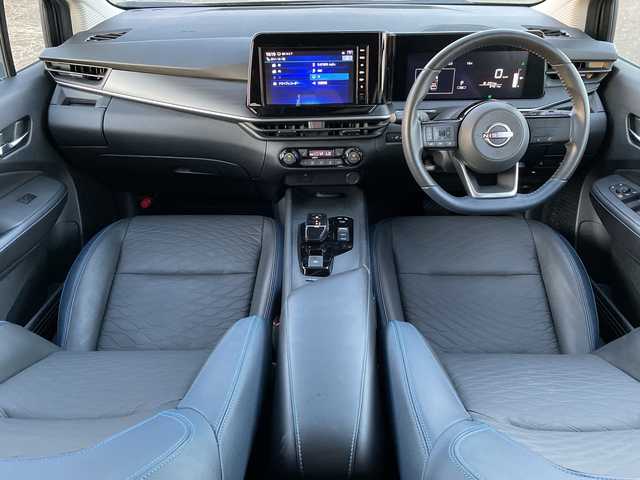 日産 ノート e－パワーオーテック FOUR 新潟県 2023(令5)年 0.3万km ダークメタルグレー 4WD/純正9インチメモリナビ/BT/フルセグテレビ/全方位カメラ/ETC/ドライブレコーダー/衝突被害軽減ブレーキ/レーンキープアシスト/革シート/シートヒーター/ステアリングヒーター/ステアリングスイッチ/コーナーセンサー/スマートキー/プッシュスタート/LEDヘッドライト/オートライト/オートハイビーム/フォグランプ/純正16インチアルミホイール