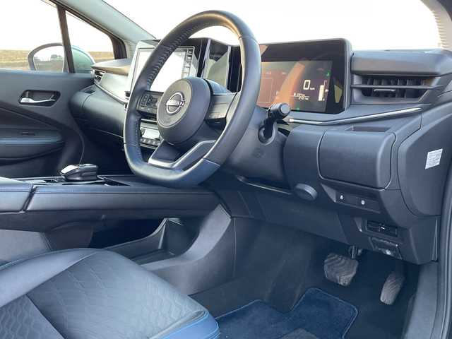 日産 ノート e－パワーオーテック FOUR 新潟県 2023(令5)年 0.3万km ダークメタルグレー 4WD/純正9インチメモリナビ/BT/フルセグテレビ/全方位カメラ/ETC/ドライブレコーダー/衝突被害軽減ブレーキ/レーンキープアシスト/革シート/シートヒーター/ステアリングヒーター/ステアリングスイッチ/コーナーセンサー/スマートキー/プッシュスタート/LEDヘッドライト/オートライト/オートハイビーム/フォグランプ/純正16インチアルミホイール