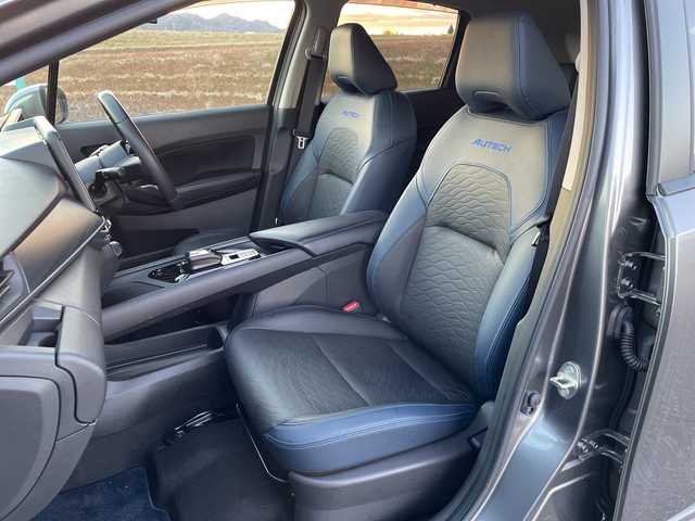 日産 ノート e－パワーオーテック FOUR 新潟県 2023(令5)年 0.3万km ダークメタルグレー 4WD/純正9インチメモリナビ/BT/フルセグテレビ/全方位カメラ/ETC/ドライブレコーダー/衝突被害軽減ブレーキ/レーンキープアシスト/革シート/シートヒーター/ステアリングヒーター/ステアリングスイッチ/コーナーセンサー/スマートキー/プッシュスタート/LEDヘッドライト/オートライト/オートハイビーム/フォグランプ/純正16インチアルミホイール