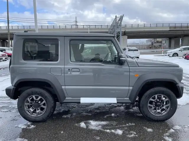 スズキ ジムニー シエラ JC 石川県 2024(令6)年 0.1万km未満 グレー 登録済未使用車/4WD/スズキセーフティ/LEDライト/オートライト/クルーズコントロール/シートヒーター/オートエアコン/スマートキー/プッシュスタート/リアパーキングセンサー/アイドリングストップ/保証書/取説