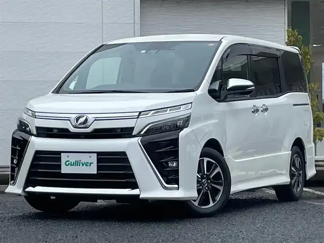 トヨタ ヴォクシー ZS 煌 宮城県 2018(平30)年 5.9万km ホワイトパールクリスタルシャイン 社外メモリナビ（MDV-M805L）/CD/DVD/TV/Bluetooth/フリップダウンモニター/両側パワースライドドア/バックカメラ/ETC/ドライブレコーダー/LEDヘッドライト/ドアバイザー/スマートキー/プッシュスタート