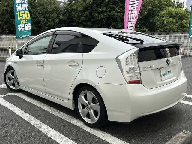 トヨタ プリウス S ツーリングセレクション 埼玉県 2010(平22)年 11.6万km ホワイトパールクリスタルシャイン 純正HDDナビ/　DTV/CD/DVD/BT/AUX/【NHZA-W59G】/バックカメラ/レザー調シートカバー/純正17インチAW/純正ビルトインETC/フロントスポイラー/スマートキー/横滑り防止機能