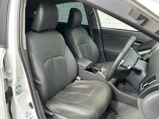 トヨタ プリウス S ツーリングセレクション 埼玉県 2010(平22)年 11.6万km ホワイトパールクリスタルシャイン 純正HDDナビ/　DTV/CD/DVD/BT/AUX/【NHZA-W59G】/バックカメラ/レザー調シートカバー/純正17インチAW/純正ビルトインETC/フロントスポイラー/スマートキー/横滑り防止機能