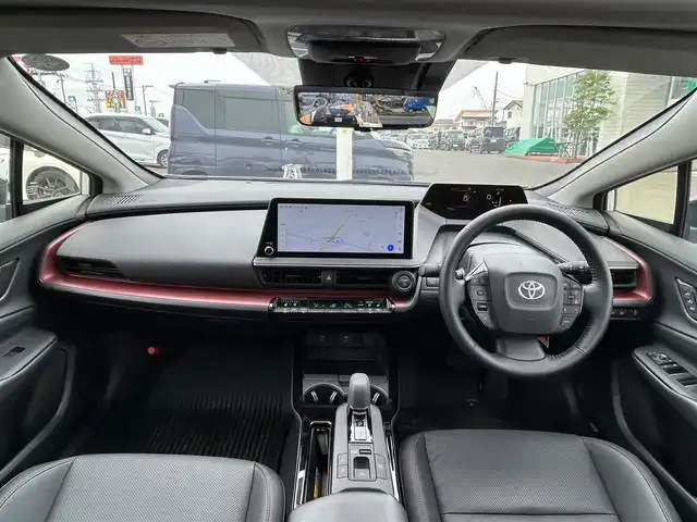トヨタ プリウス Z 宮城県 2023(令5)年 0.8万km プラチナホワイトパールマイカ パノラマルーフ/デジタルインナーミラー/＝＝＝/ワンオーナー車/4WD/寒冷地仕様/トヨタセーフティセンス/・プリクラッシュセーフティ/・レーダークルーズコントロール/・レーントレーシングアシスト/・レーンディパーチャーアラート/・レーンチェンジアシスト/・緊急時操舵支援/・オートマチックハイビーム/・ロードサインアシスト/・フロントトラフィックアラート/・ドライバー異常時対応システム/・プロアクティブドライビングアシスト/BSM/クリアランスソナー/パノラミックビューモニター/トヨタチームメイト(アドバンストパーク)/ディスプレイーディオ&ナビ機能/・12.3インチディスプレイオーディオ /・AppleCarplay/Bluetooth/フルセグTV/モデリスタエアロ【F・S・R】/TRDリアスポイラー/ETC2.0/シートヒーター／ベンチレーション/メモリー機能付パワーシート/ステアリングヒーター/パワーバックドア/置くだけ充電/USB入力端子/給電ポートタイプC【2口】/LEDヘッドライト/純正19インチアルミホイール/フロアマット/ドアバイザー