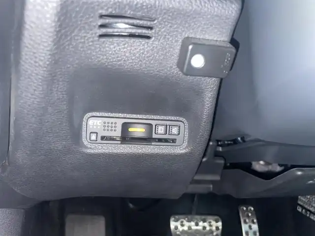 ホンダ シビック ハッチバック 大阪府 2019(令1)年 1.9万km クリスタルブラックパール ホンダセンシング/・衝突軽減ブレーキ/・路外逸脱抑制機能/・アクティブクルーズコントロール/・車線維持支援システム/・オートハイビーム/・標識認識機能/ホンダ純正メモリナビ/・Bluetooth/・バックカメラ/・CD・DVD/ホンダ純正18アルミホイール/パドルシフト/運転席＆助手席シートヒーター/マルチインフォメーションディスプレイ/オートブレーキホールド機能/電子制御パーキングブレーキ/エンジンスタート付Ｈｏｎｄａスマートキー/ワンオーナー/新車保証書/取扱説明書