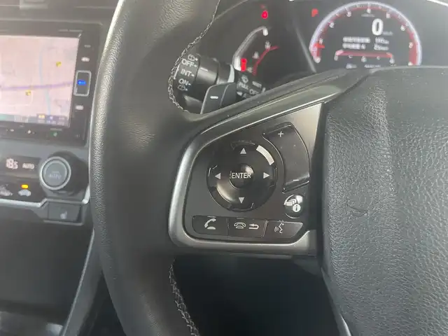 ホンダ シビック ハッチバック 大阪府 2019(令1)年 1.9万km クリスタルブラックパール ホンダセンシング/・衝突軽減ブレーキ/・路外逸脱抑制機能/・アクティブクルーズコントロール/・車線維持支援システム/・オートハイビーム/・標識認識機能/ホンダ純正メモリナビ/・Bluetooth/・バックカメラ/・CD・DVD/ホンダ純正18アルミホイール/パドルシフト/運転席＆助手席シートヒーター/マルチインフォメーションディスプレイ/オートブレーキホールド機能/電子制御パーキングブレーキ/エンジンスタート付Ｈｏｎｄａスマートキー/ワンオーナー/新車保証書/取扱説明書