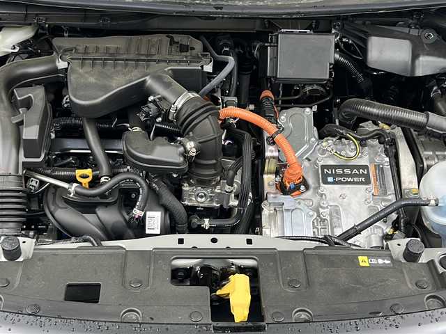 日産 オーラ G レザーエディション 三重県 2024(令6)年 0.1万km 黒 禁煙車/純正NissanConectナビ/・フルセグ/AppleCarPray/AndroidAuto/HDMI/Bluetooth/USB/AM/FM/プロパイロット/デジタルインナーミラー/アラウンドビューモニター/BOSE/ヘッドレストスピーカー/ブラインドスポットモニター/エマージェンシーブレーキ/純正エアロ（フロント/リア）/レザーシート/ワイヤレスチャージャー/スペアキー/純正17インチアルミホイール