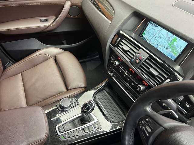 ＢＭＷ Ｘ４ xDrive 35i Mスポーツ 千葉県 2016(平28)年 5万km アルピンホワイトⅢ 茶革シート　/純正ナビ　/バックカメラ　/ＰＤＣ　/パワーシート/シートヒーター　/電動リアゲート　/クルーズコントロール　/インテリジェントセーフティ　/ＥＴＣ