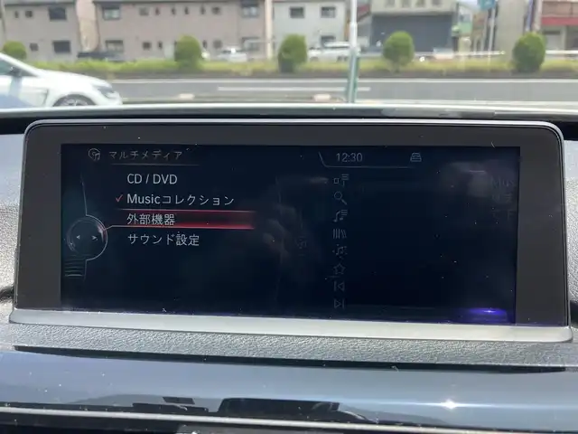 ＢＭＷ ３２０ｉ 三重県 2014(平26)年 6.3万km 白 ♪パワーバックドア/インテリジェントセーフティ/レーンディパーチャーウォーニング/純正ナビ/ ・DVD再生 ・CD録音/ ・MUSICコレクション/バックカメラ/クルーズコントロール/スマートキー/プッシュスタート/前席パワーシート(D席メモリ付)/LEDヘッドライト/フォグライト/リアフォグ/オートライト/コーナーセンサー/アイドリングストップ/純正18インチAW/ウィンカーミラー/革巻ステアリング/ステアリングスイッチ/フロアマット/スモークフィルム/電格ミラー/サイド/カーテンエアバック