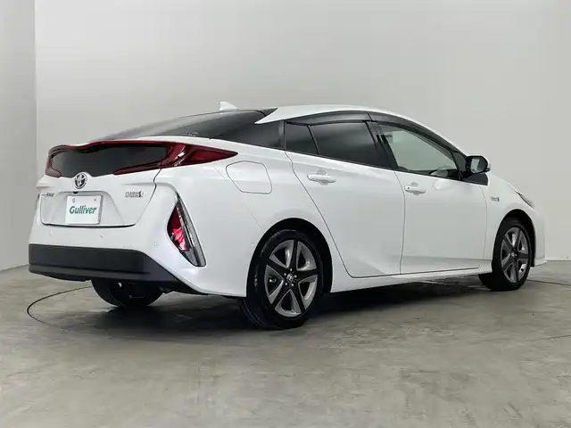 トヨタ プリウス ＰＨＶ A プレミアム 埼玉県 2022(令4)年 3.9万km プラチナホワイトパールマイカ 純正ナビ　/パノラミックビューモニター　/プリクラッシュセーフティ/ブラインドスポットモニター/レーダークルーズコントロール/レーンキープアシスト/ヘッドアップディスプレイ/ステアリングヒーター/シートヒーター/ベンチレーション/ドライブレコーダー/AC100V/LEDオートライト/ETC2.0