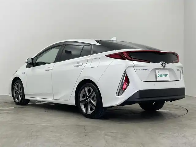 トヨタ プリウス ＰＨＶ A プレミアム 埼玉県 2022(令4)年 3.9万km プラチナホワイトパールマイカ 純正ナビ　/パノラミックビューモニター　/プリクラッシュセーフティ/ブラインドスポットモニター/レーダークルーズコントロール/レーンキープアシスト/ヘッドアップディスプレイ/ステアリングヒーター/シートヒーター/ベンチレーション/ドライブレコーダー/AC100V/LEDオートライト/ETC2.0