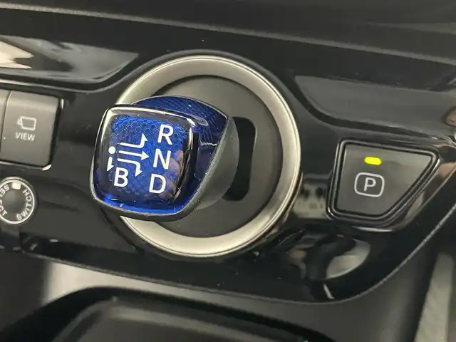 トヨタ プリウス ＰＨＶ A プレミアム 埼玉県 2022(令4)年 3.9万km プラチナホワイトパールマイカ 純正ナビ　/パノラミックビューモニター　/プリクラッシュセーフティ/ブラインドスポットモニター/レーダークルーズコントロール/レーンキープアシスト/ヘッドアップディスプレイ/ステアリングヒーター/シートヒーター/ベンチレーション/ドライブレコーダー/AC100V/LEDオートライト/ETC2.0