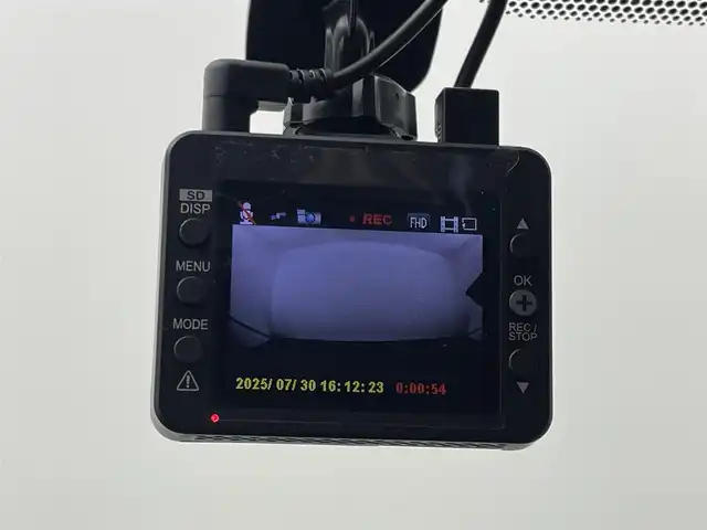 トヨタ プリウス ＰＨＶ A プレミアム 埼玉県 2022(令4)年 3.9万km プラチナホワイトパールマイカ 純正ナビ　/パノラミックビューモニター　/プリクラッシュセーフティ/ブラインドスポットモニター/レーダークルーズコントロール/レーンキープアシスト/ヘッドアップディスプレイ/ステアリングヒーター/シートヒーター/ベンチレーション/ドライブレコーダー/AC100V/LEDオートライト/ETC2.0